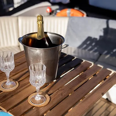 Barco No Coracao Da - Iate De 5 Estrelas *