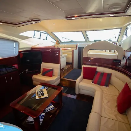 Bateau-hôtel Barco No Coração Da - Iate De 5 Estrelas *