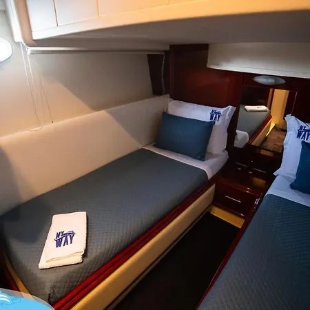 Barco No Coração Da - Iate De 5 Estrelas