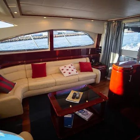 Barco No Coracao Da - Iate De 5 Estrelas 비아나도카스텔로