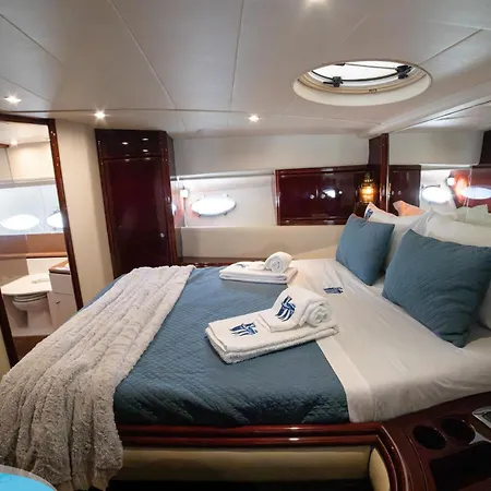 Barco No Coracao Da - Iate De 5 Estrelas Botel