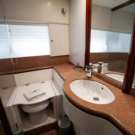 Bateau-hôtel Barco No Coração Da - Iate De 5 Estrelas *