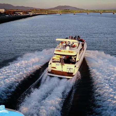 Botel Barco No Coracao Da - Iate De 5 Estrelas *