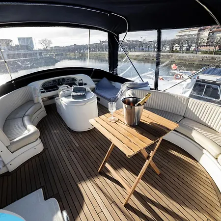 Barco No Coração Da - Iate De 5 Estrelas *