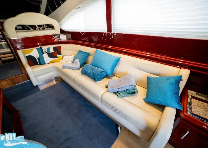 Barco No Coracao Da - Iate De 5 Estrelas Botel